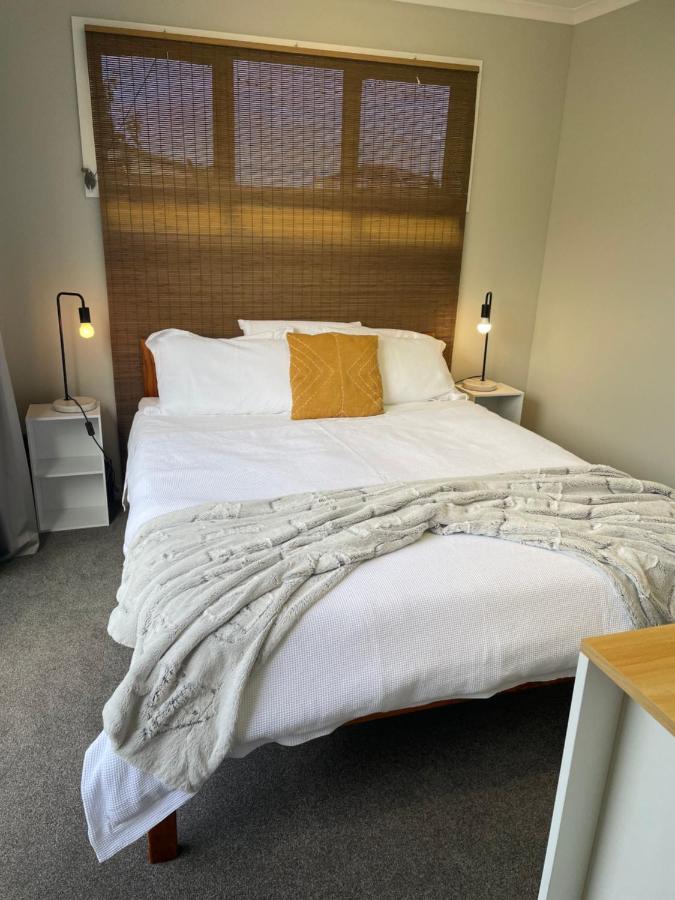 Modern Studio Apartment Motueka Exteriör bild